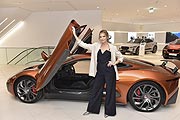 Viviane Geppert vor dem Jaguar C-X75 aus dem James Bond Film "Spectre" beim Grand Opening Jaguar Land Rover M&uuml;nchen S&uuml;d am 16.07.2019 Foto: BrauerPhotos / G. Nitschke f&uuml;r Jaguar Land Rover